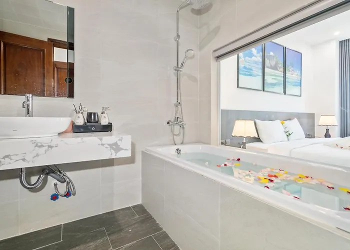 Hotel The Enchanted - Bai Chay Hạ Long