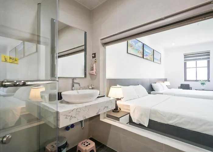 The Enchanted - Bai Chay Hotel 3*